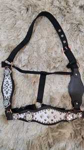 Harnais de cheval personnalisé en cuir, robuste et réglable, avec ornements, durable et adapté à toutes les saisons, équipement équestre personnalisé - Product Image 4
