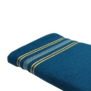 Ensemble de serviettes de bain de haute qualité, couleur unie, ultra douces, en coton éponge moelleux, avec logo personnalisé brodé - Product Image 3