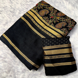 Sari de Diseño Negro de Última Moda con Borde Dorado en Contraste – Colección Festiva - Product Image 2