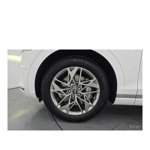 Genesis GV70 2.5T 2024, Gasolina, 2WD, con Caja de Cambios Automática, Asientos de Cuero, Cámara Trasera, 6,166 km, Volante a la Izquierda - Product Image 5