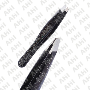 Pince à épiler professionnelle AHI de luxe en acier inoxydable réutilisable, à pointe inclinée, pour l'épilation, le soin du visage et la beauté - Product Image 6