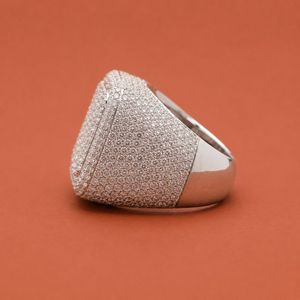 Anillo de Plata 925 Personalizado con Moissanita Iced Out, Base Sólida, Diseño de Cúpula Gruesa, Joyería Fina - Product Image 3