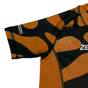 Vente en gros de rashguards pour enfants respirants, ajustés, imprimés, à manches courtes, pour MMA, avec logo personnalisé, UPF50+, séchage rapide, pour l'entraînement en salle de sport - Product Image 4