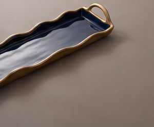 Bandeja de Servicio de Metal Esmaltado Azul Marino de Lujo con Borde Ondulado Festoneado y Asas Laterales Doradas, Plato Decorativo para Mesa de Centro o Tocador - Product Image 2