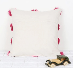Housse de coussin carrée à fermeture éclair, 100% coton, tuftée à la main, texture brodée, moderne, ivoire rose, personnalisable, avec bordure à franges - Product Image 6