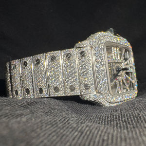 Reloj de Diamantes Moissanite de Primera Calidad, Resistente a los Arañazos, Impermeable, Reloj de Moda para Hombre, Disponible para la Venta - Product Image 1