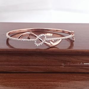 Bracelet Revalia en argent sterling 925 plaqué or rose avec breloque nœud infini et diamant, finition rhodium, élégant cadeau pour femme - Product Image 3