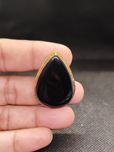 Pendentif en laiton rainuré en onyx noir naturel pour femme UDGEMS – Vente en gros |   Bijou de mariage chrétien sportif plaqué or fait main avec pierres précieuses - Product Image 3