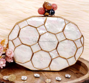 Pintura Religiosa de Resina Europea de Lujo, Estilo Amor, para Bodas y Fiestas, Tamaño Personalizado, Artesanía Auténtica Hecha a Mano, CRAFTS GALORE - Product Image 2