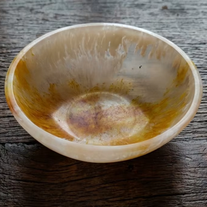 Bol à salade et à fruits en résine de luxe, design moderne et écologique, avec texture marbrée Aqua Swirl, pour les fêtes, la maison, l'hôtel, le buffet - Product Image 1