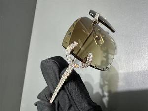 Gafas de sol cuadradas sin montura de lujo con puente de cristal – Gafas sin marco con lentes degradadas de diseñador para hombres y mujeres - Product Image 4