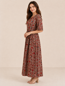 Robe longue occidentale de qualité supérieure, imprimé floral rouge, col rond, demi-manches, boutonnée sur le devant, taille plissée, vente en gros - Product Image 3