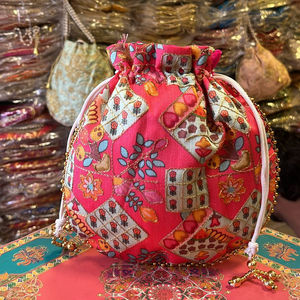 Pochette indienne artisanale brodée pour femme, sac à cordon, cadeau de mariage pour invités, sacs de remerciement - Product Image 4