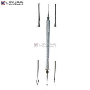 Aiguille étrangère radiographique : Identification clinique des corps étrangers traumatiques iatrogènes et instruments médicaux encastrés - Product Image 1