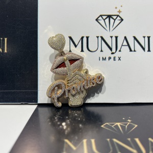 Pendentif Breloque Cœur Lèvres Personnalisé Plaqué Or avec Diamants VVS en Argent S925, Bijoux Hip Hop Certifiés IGI - Product Image 1