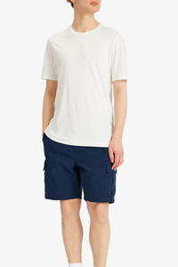 Pantalones Cortos Cargo Azules para Hombre con Cintura Ajustable, Múltiples Bolsillos Utilitarios, Tela Resistente y Cómodos para Actividades al Aire Libre - Product Image 2