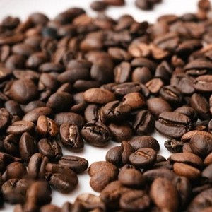 เมล็ดกาแฟโรบัสต้าเวียดนาม S18 คั่วแบบตากแดด บริการบรรจุภัณฑ์ตามสั่ง ผู้ผลิตกาแฟฉลากส่วนตัว รับพัฒนาสูตรกาแฟ - Product Image 1