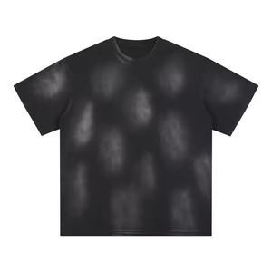 เสื้อยืดคอกลมแขนสั้นผู้ชายทรงปกติ สีเทา ผ้าฝ้ายเนื้อเจอร์ซีย์ถัก น้ำหนัก 320 กรัม โลโก้ด้านหน้า สไตล์ลำลอง - Product Image 1