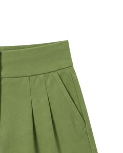 Ensemble deux pièces décontracté d'été pour femme : débardeur bleu ciel personnalisé par le fabricant et short vert olive – Tenue de détente sans manches - Product Image 5