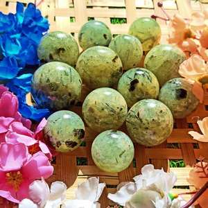 Esfera de cristal de prehnita natural, bola de prehnita verde, piedra curativa para Reiki, meditación, decoración energética, venta al por mayor - Product Image 3