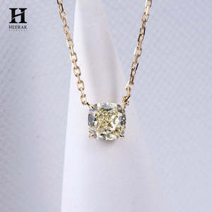 Collar con Colgante de Diamante Corte Cojín en Oro de 18K, Joyería Fina de Lujo - Product Image 3