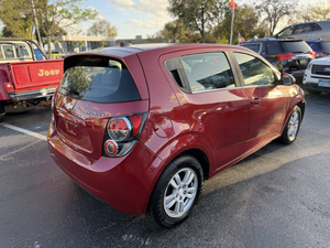 Chevrolet Sonic LT Hatchback FWD 2014 - Product Image 4