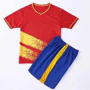 Conjunto de camiseta de fútbol con estampado de bandera roja y amarilla para niños, uniforme de poliéster de manga corta con cuello en V que absorbe la humedad, ropa para niños para todas las estaciones - Product Image 5