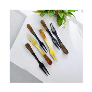 Set di Forchetta e Cucchiaio in Corno di Bufalo Ecologico Lucidato a Mano, Stile Vichingo Naturale, Posate Personalizzate di Alta Qualità - Product Image 2