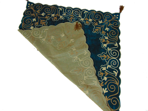 Elegant Beaded Embroidery Floral <b>Table</b> <b>Runner</b> Scrolled Decorative Linen <b>Dining</b> Wedding Holiday Decor Handmade Luxury Square - Product Image 3