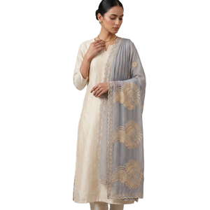 Chal de Chifón Gris Beige para Mujer al por Mayor con Bordado Floral, Pañuelo Étnico Ligero y Transpirable para Uso Diario, Proveedor OEM - Product Image 2