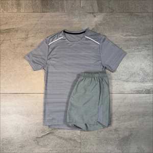 Conjunto Deportivo de 2 Piezas para Hombre, Transpirable, de Secado Rápido, Elástico, con Franja Reflectante, Camiseta y Pantalones Cortos para Correr, Entrenamiento, Fitness, Verano, 100% - Product Image 1