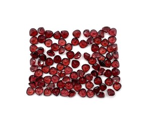 Grenat du Mozambique, pierre précieuse en vrac, taille cœur rouge facettée, pierre de grenat naturelle, plusieurs tailles pour la fabrication de bijoux - Product Image 4
