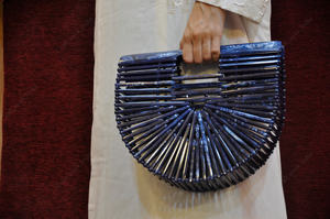 Bolso de mano de lujo indio azul de acrílico con forma de abanico, de diseñador, para fiesta de noche, boda, estuche rígido para mujer, regalo de aniversario - Product Image 4