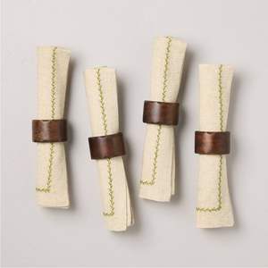 Anneau de serviette en bois de luxe, conçu pour une expérience culinaire raffinée, avec des détails faits à la main, parfait pour la décoration des fêtes. - Product Image 3