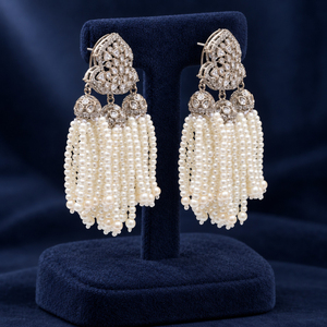 Boucles d'oreilles pendantes en argent plaqué avec perles et pompons, vente en gros, fabricant de bijoux personnalisés en gros - Product Image 4