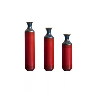 แจกันโลหะทำมือสไตล์โมเดิร์นสีแดงไล่เฉด ชุดตกแต่งประดับโต๊ะ 3 ชิ้น - Product Image 1