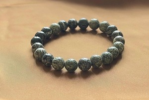 Bracelet en résine époxy fait main, design artistique magnifique, bijou en résine unique, parfait pour les accessoires de mode et les cadeaux élégants - Product Image 2
