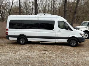 Tracteur routier diesel 6x4 à haute traction, camion lourd pour le transport logistique sur terrains difficiles - Product Image 3