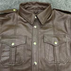 Camisa de Cuero Genuino Negra Vintage para Hombre, Manga Corta, Cuello Clásico, Estilo Desgastado, Uniforme de Motero, Precio al por Mayor - Product Image 6