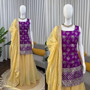 Conjunto de Kurta y Palazzo VASTRA COTTAGE con Jacquard y Lentejuelas, Dupatta de Seda Texturizada, Completamente Cosido, Ropa Étnica Festiva - Product Image 5