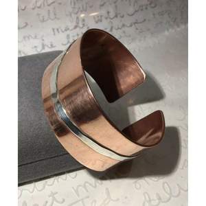 สร้อยข้อมือทองแดงทนทานสวมใส่ได้ทุกวันพร้อมเครื่องประดับสไตล์อมตะ - Product Image 2