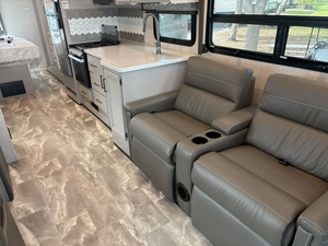 Remolque de Viaje Usado T-h-o-r W-i-n-d-s-p-o-r-t 29M 2023 - Product Image 3