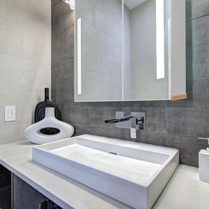 Mobile da Bagno FCH Bianco RT con Doppia Anta a Specchio, in MDF Verniciato e Truciolato, Arredo Bagno Moderno - Product Image 1