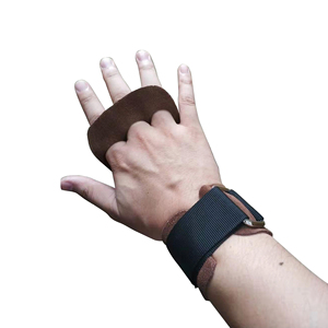 ที่รัดข้อมือหนังสำหรับยกน้ำหนักแบบปรับได้ พร้อมหัวเข็มขัด ป้องกันการลื่น ใช้ได้ทั้งชายและหญิง เหมาะสำหรับการฝึกความแข็งแรงและการยกน้ำหนัก - Product Image 2