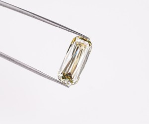 Diamante Amarillo de Laboratorio de 5.00 CT, Corte Cruzado, Certificado por IGI, Diamante Suelto para Joyería de OM GEMS - Product Image 4