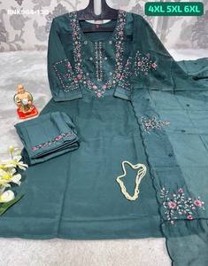 Último diseño de Kurti de viscosa con un aspecto magnífico y trabajo manual, con conjunto de pantalón y dupatta. Proveedor mundial a precio de mayorista. - Product Image 6