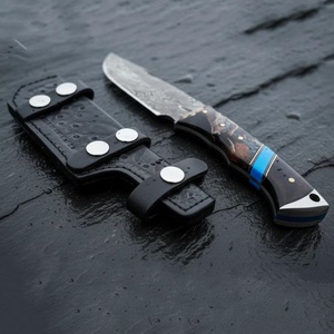 Cuchillo de Caza y Desollado de Acero de Damasco Hecho a Mano, Hoja Fija, Mango de Madera de Resina, para Camping al Aire Libre, OEM Pasha Enterprises - Product Image 4