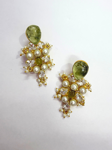 Collier ras du cou en pierre précieuse de préhnite naturelle, fait main, plaqué or 18 carats, avec boucles d'oreilles pendantes et Maangtika, bijoux de mariage - Product Image 2