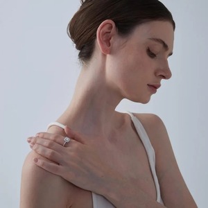 แหวนเพชรแท้ทรงคลาสสิกยอดนิยมสำหรับงานหมั้น วันครบรอบ และของขวัญสำหรับเจ้าสาว มีจำหน่ายในราคาขายส่ง - Product Image 4