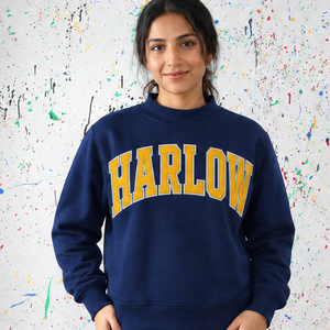 Sweat-shirt à col rond bleu marine pour femme Harlow, coupe classique, imprimé lettres sur le devant, 100% coton tricoté, vêtement d'automne - Product Image 4